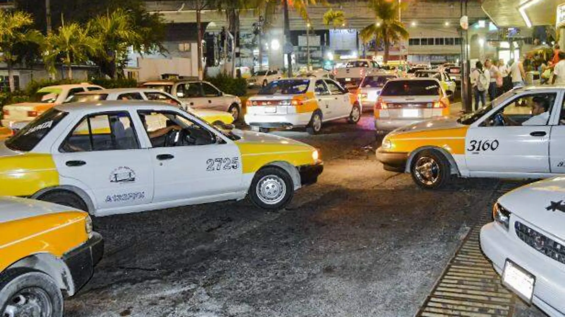 Inseguridad golpea a usuarios de taxis 5